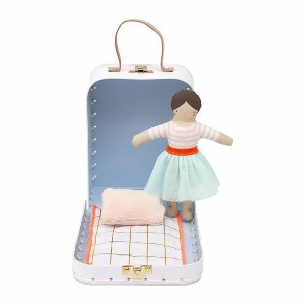 Mini panenka Lila v kufru jedné velikosti