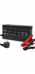 Qoltec Nabíječka LiFePO4 baterií 12V | 20A | PF 0,9 | LED