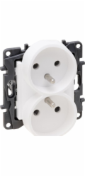 Legrand Nilee Step Double 2x2p+Power Nest z více snímků, šroubovací svorky, s pěkným kontaktem bílý 863134