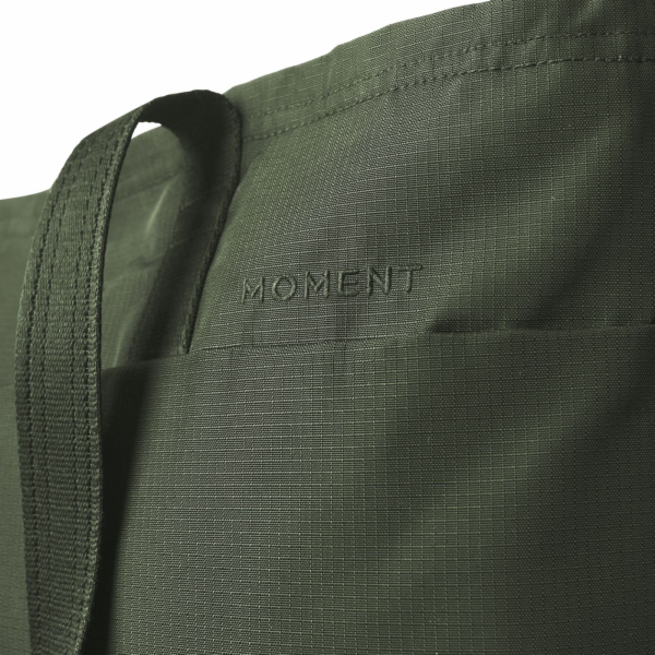 Moment Everything Travel Tote 19L Olive