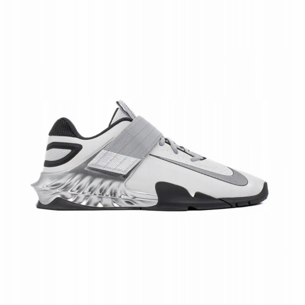 Nike Savaleos SE FZ8664-001 bílá 45