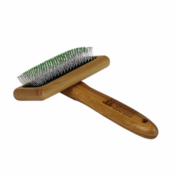 Bamboo Groom Střední jemný kartáč s nerezovými hroty, Fin...
