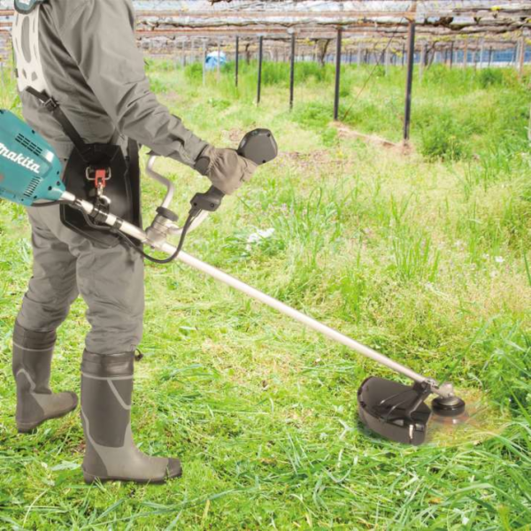 Makita UR012GZ02 Cordless Brushcutter