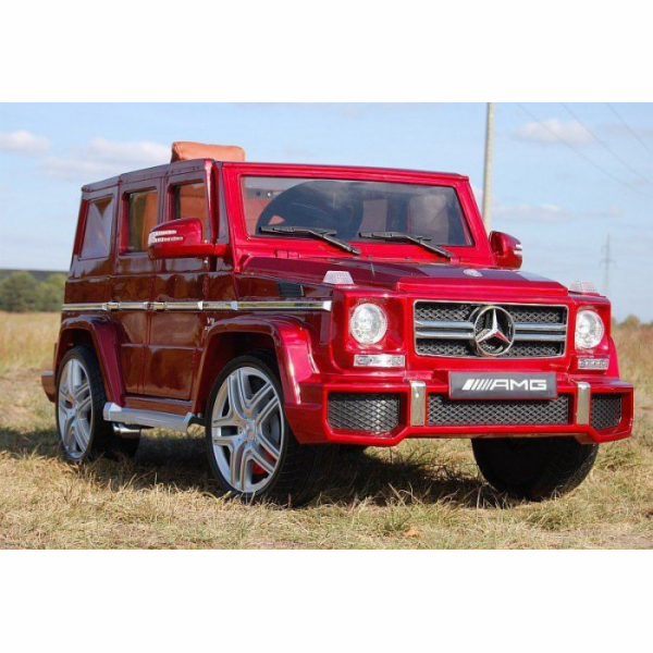 Super-Tys Mercedes G63 AMG dva motory, otevírá dveře výko...