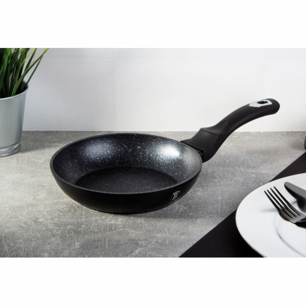 Pánev s mramorovým povrchem 24 cm Black Silver Collection...