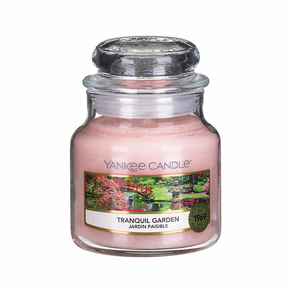 Svíčka ve skleněné dóze Yankee Candle, Tichá zahrada, 104 g