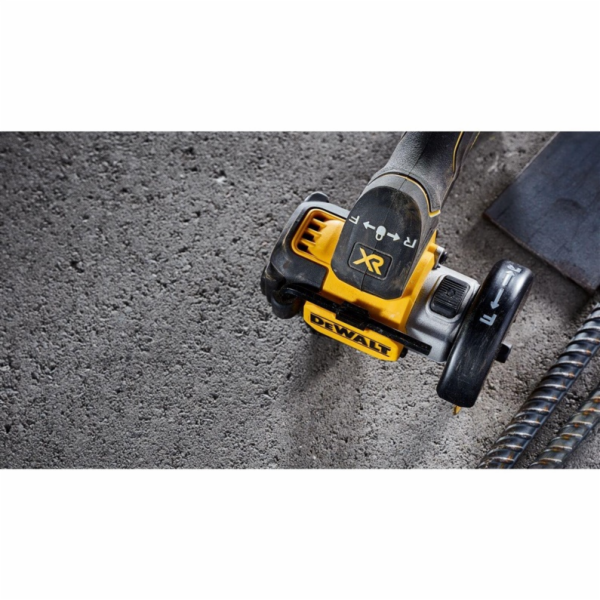 DEWALT akumulátorová řezačka na více materiálů DCS438N, 7...