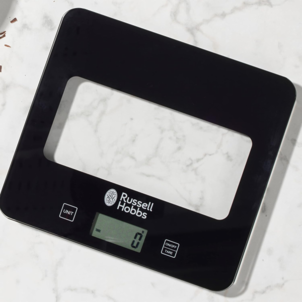 Russell Hobbs RH015711AR Čtvercová digitální váha 5kg černá