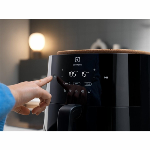 Electrolux EAF7B Horkovzdušná fritéza