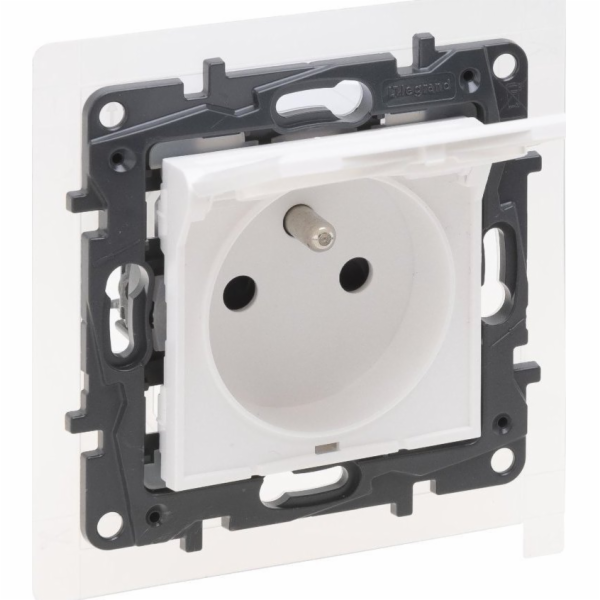 Legrand Niloe Step - zásuvka 2P+Z IP44, automatické konco...