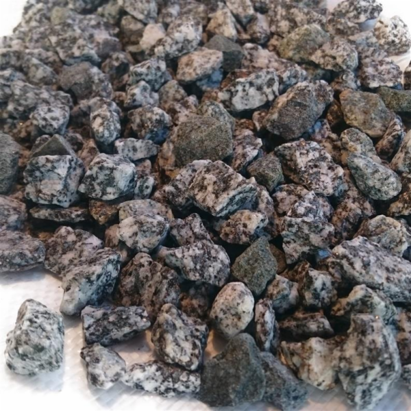 Dekorační kameny, 8-16 mm, 20 kg