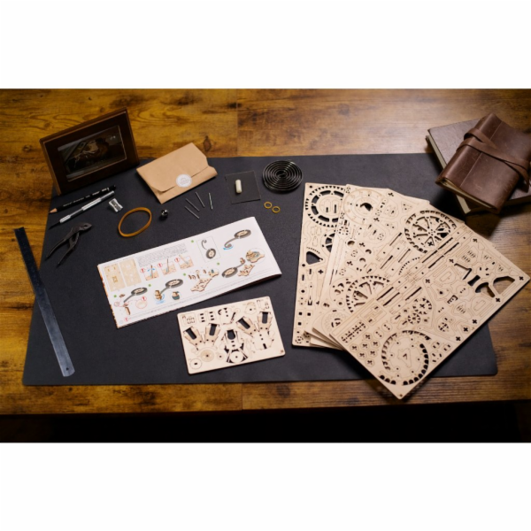 Ugears 3D dřevěné mechanické puzzle Hodiny motoru