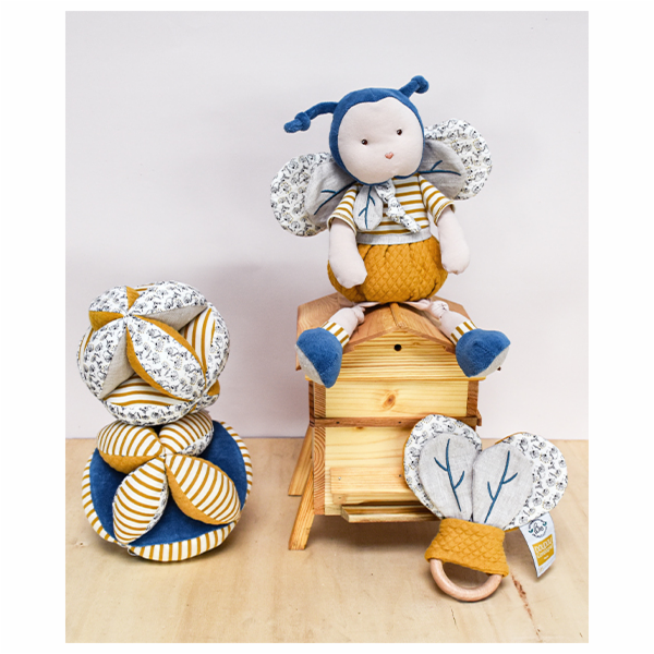 Doudou Textilní aktivní míč s chrastítkem včelka 15 cm