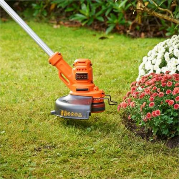 Black+Decker Vyžínač BESTA525-QS (oranžovo-černý, 450 wattů)