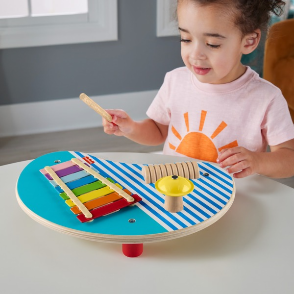 Dřevěný hudební stolek Fisher-Price, hudební hračka