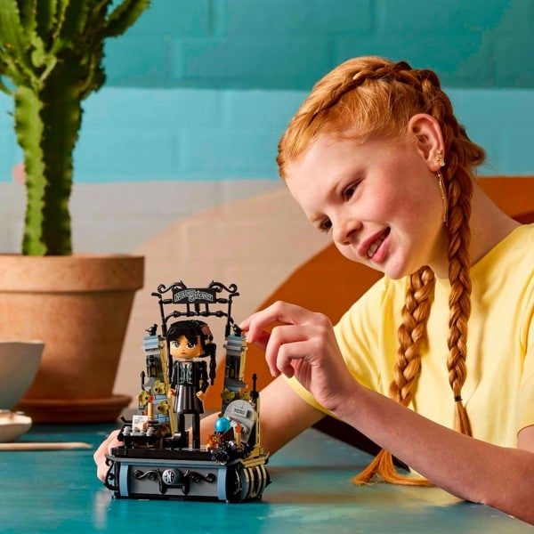 LEGO 76780 Středa - Středa Addamsova figurka na stavění, ...