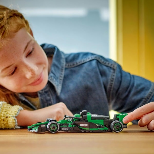 Stavebnice závodního auta LEGO 77247 Speed Champions KICK...