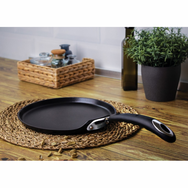 Pánev na palačinky s titanovým povrchem 28 cm Black Profe...