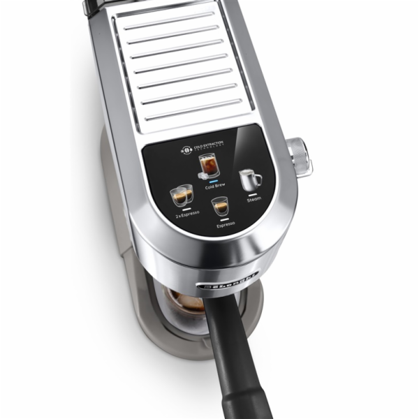 Poloautomatický kávovar DeLonghi EC890.M