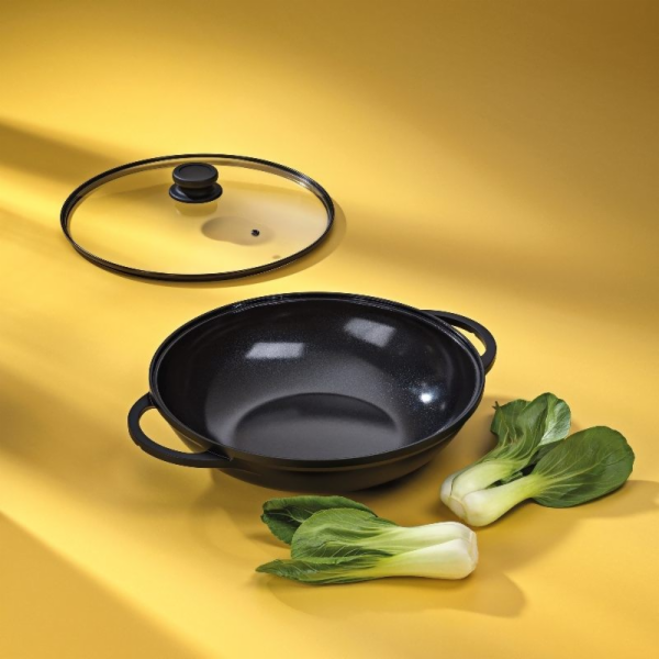 WOK pánev s keramickým povrchem a poklicí ATURA 32 cm KL-...