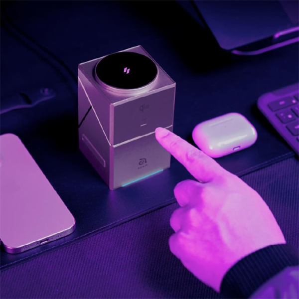 Adam Elements Mag Qube Qi2 - magnetický nabíjecí stojánek...