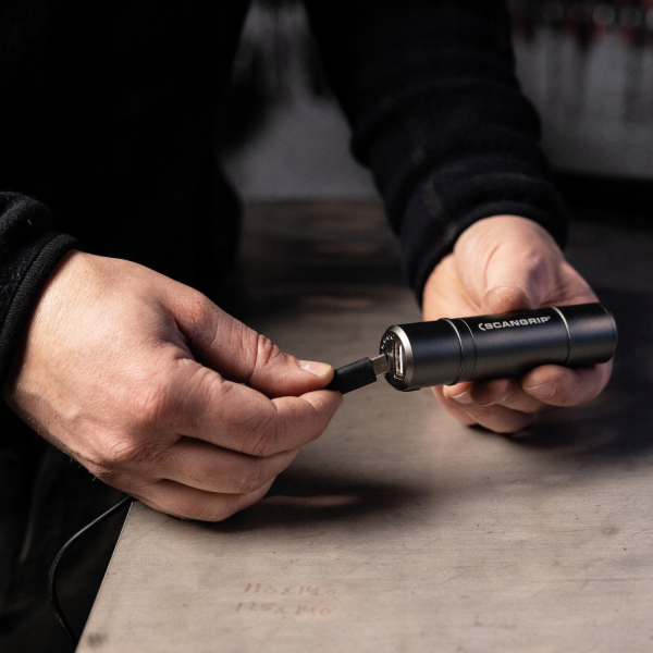 Scangrip Powerbanka 4000 mAh s USB C kabelem POWER BANK 0...