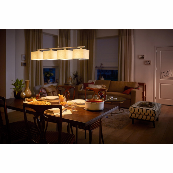 Philips LED žárovka E14 ve tvaru svíčky 4,3 W, balení 3 k...