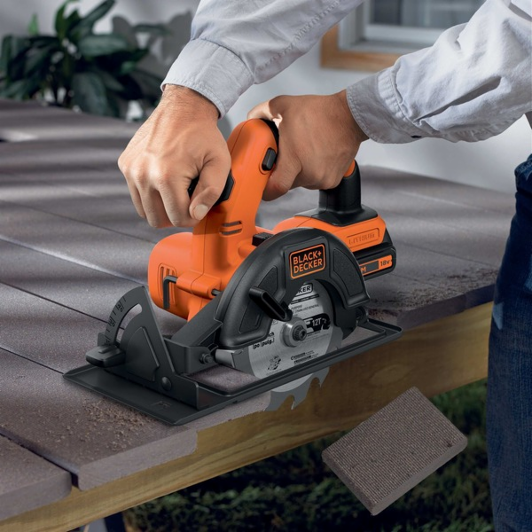 BLACK+DECKER akumulátorová kotoučová pila BDCCS18N, 18 voltů