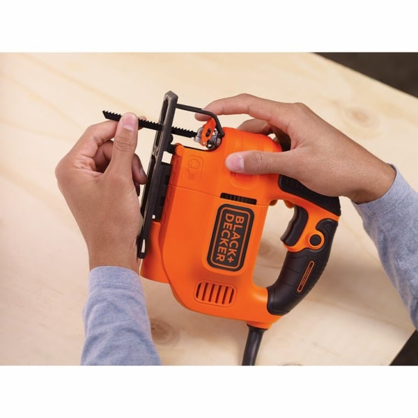 BLACK+DECKER přímočará pila KS701E