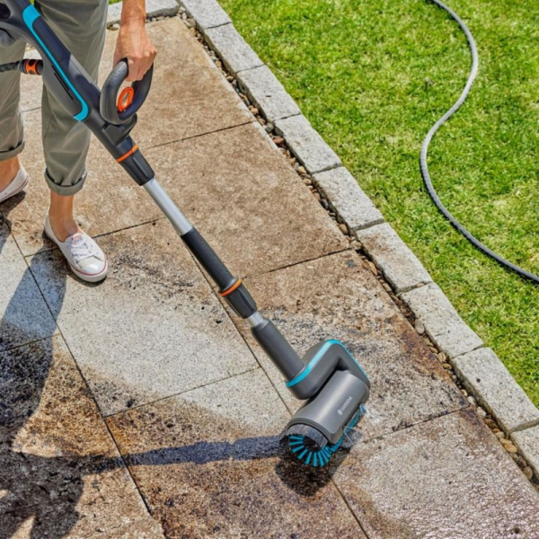GARDENA akumulátorový multifunkční čistič AquaBrush Patio...