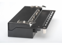 Digitus Montážní sada pro montáž na DIN lištu pro plošný patch panel 2x šrouby M5, 2x DIN lišta