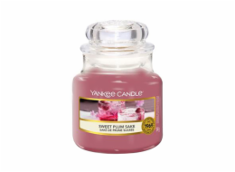 Svíčka ve skleněné dóze Yankee Candle, Sladké švestkové saké, 104 g