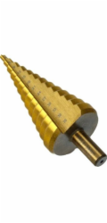 GEKO Vrták stupňovitý, 4-39mm, stupňování po 3mm, 13 otvorů, stopka 13mm, TiN GEKO