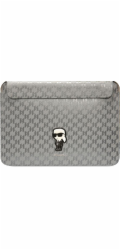 Karl Lagerfeld Saffiano Monogram Ikonik Computer Sleeve 14" Silver Stylové pouzdro určené pro notebook/tablet. Precizní provedení a stylový vzhled jsou přednostmi výrobků Karl Lagerfeld. Značkové pou