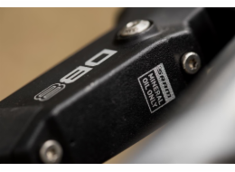 Sram DB8 pravá matná černá SRAM DB8 - matná černá, přední, 950mm hadice, přední brzda