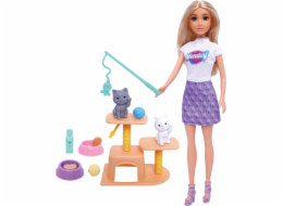 Panenka s kočkami a kočičím stromem