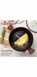Pánev wok s poklicí a titanovým povrchem 30 cm Leonardo Collection BH-8035