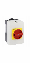 Lovato Electric 3P 40A odpínač v plastovém pouzdře, žlutočervená knoflíková páka GAZ040